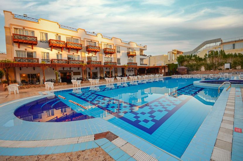 FALCON NAAMA STAR HOTEL - 1