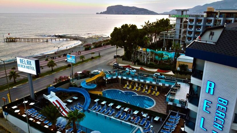 Relax Beach Hotel - 3
