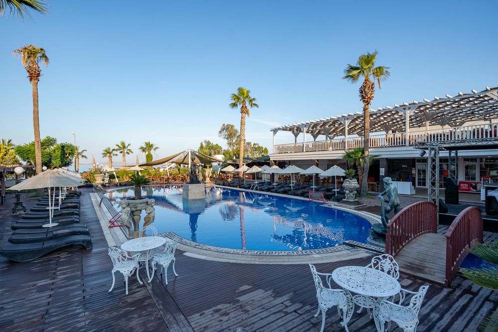 Golden Beach Resort & Spa - 13