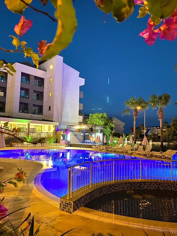 Istanbul Beach Hotel - 5