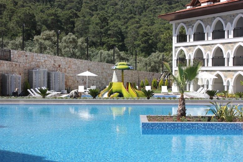 Ramada Resort Akbuk - 9