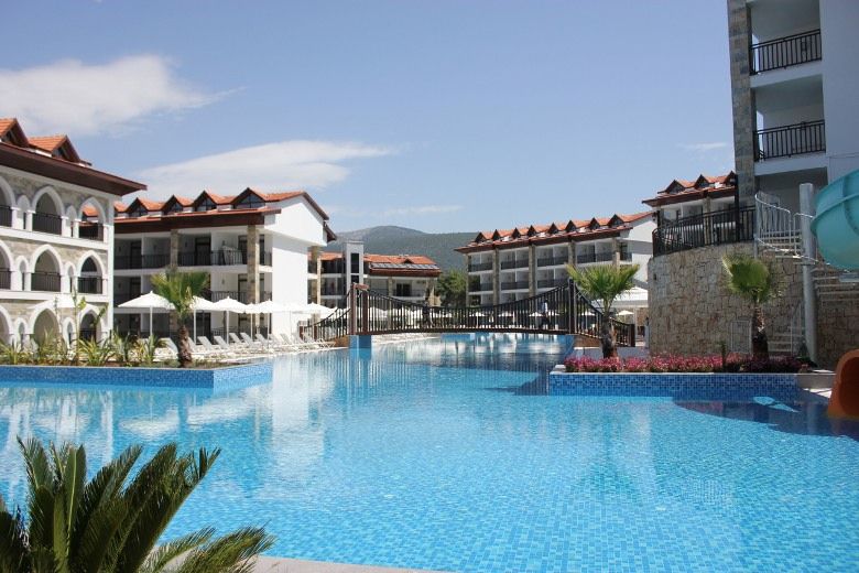 Ramada Resort Akbuk - 8