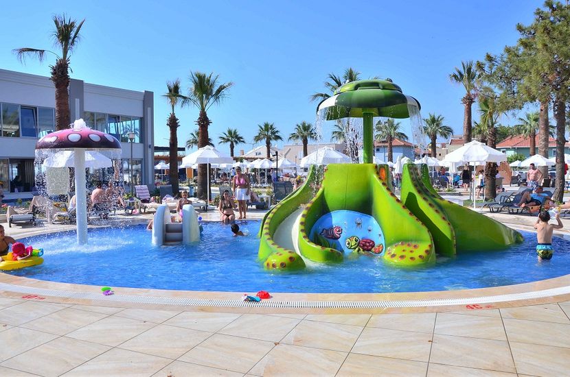 Palm Wings Kusadasi Beach Resort & Spa - 4