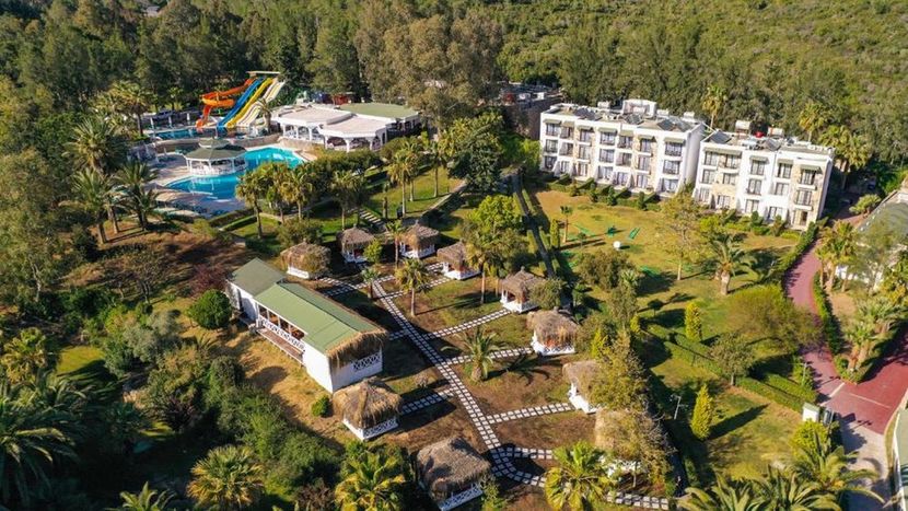 Green Bay Resort & Spa - 5