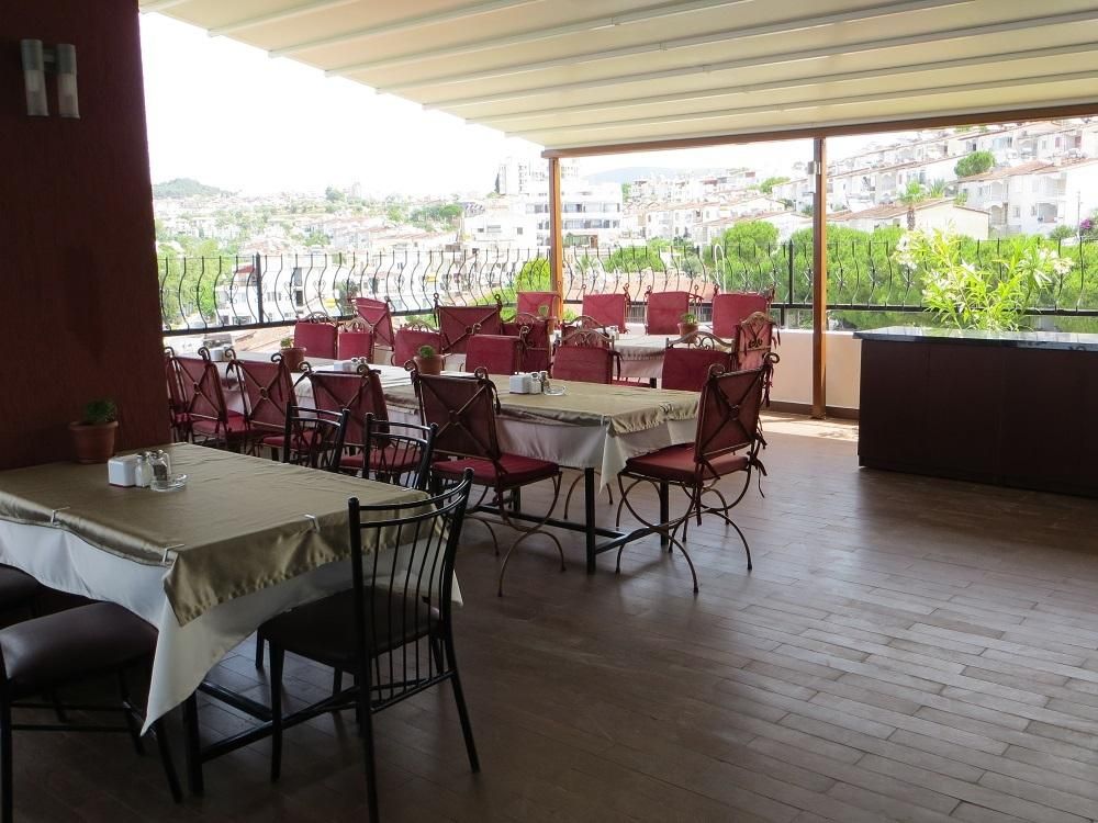 Sunday Beach Hotel - 15