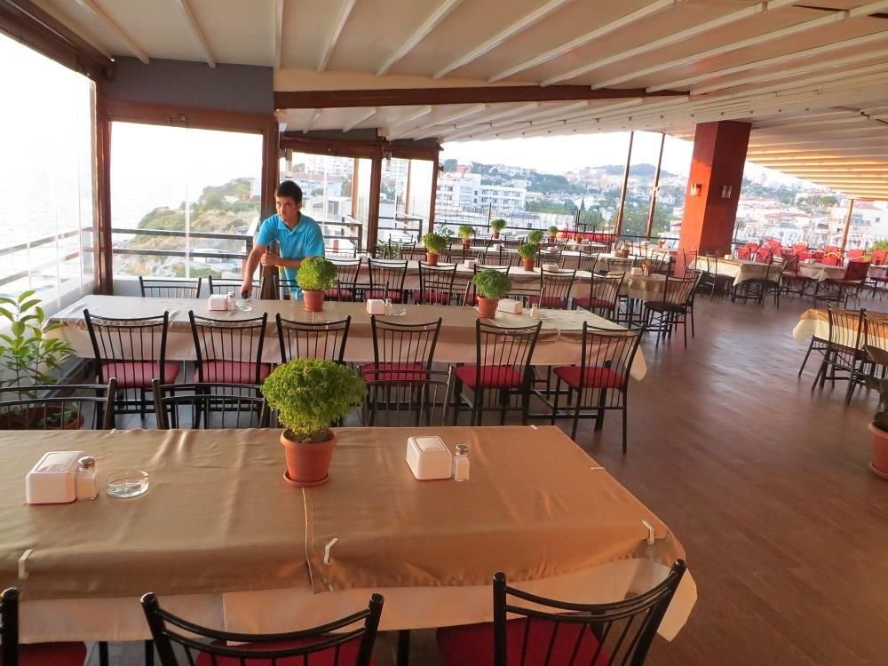 Sunday Beach Hotel - 14