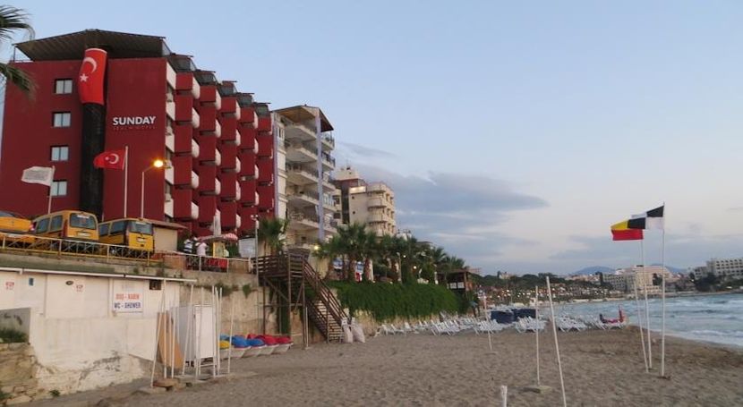 Sunday Beach Hotel - 4
