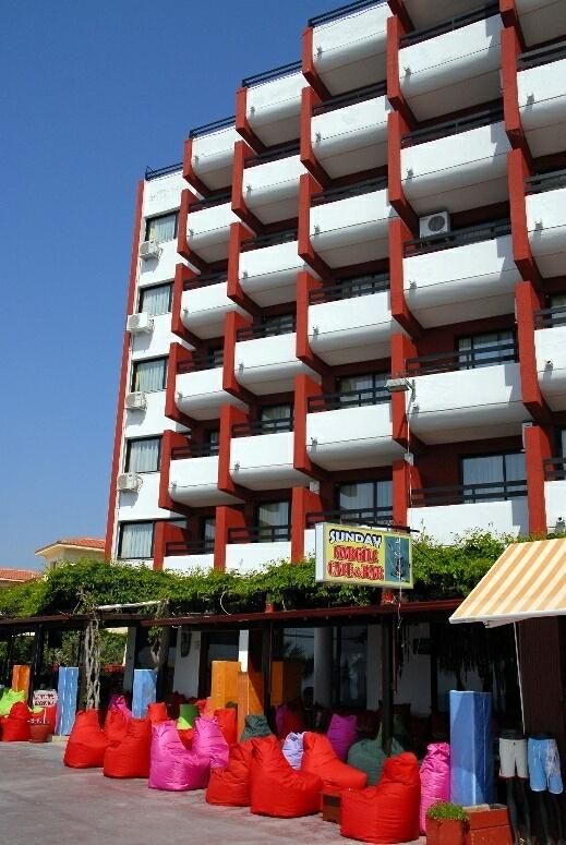 Sunday Beach Hotel - 3