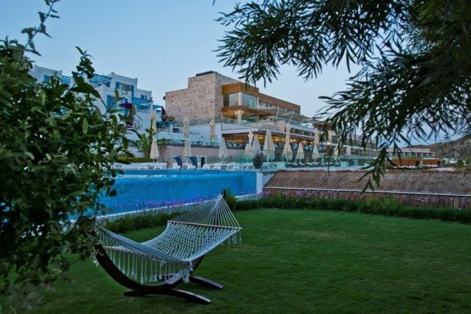 Bellazure Hotel - 27