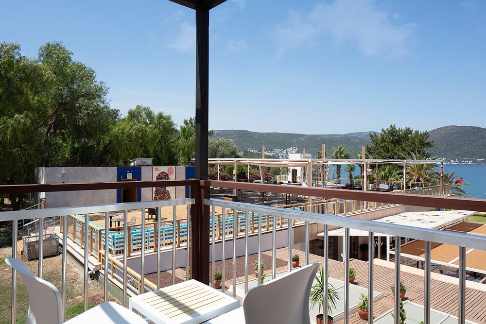 DoubleTree by Hilton Bodrum Isil Club Resort - 11