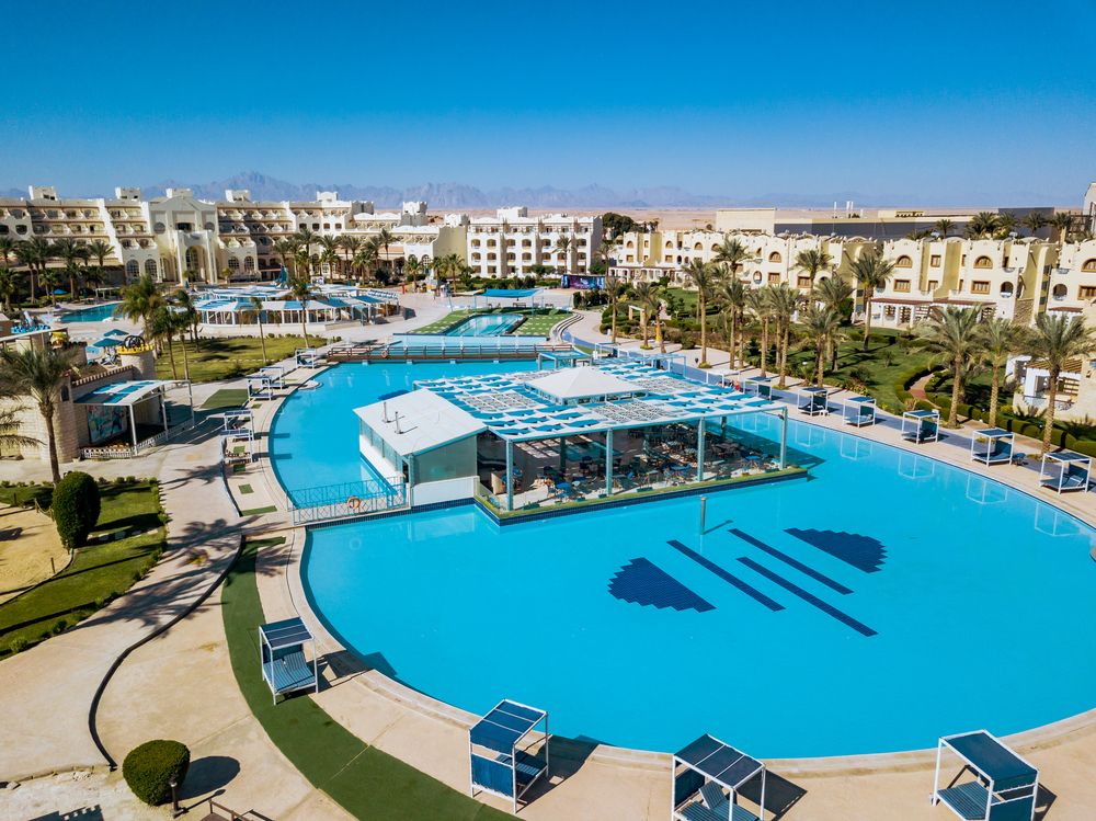 ROYAL LAGOONS RESORT & AQUA PARK - 8