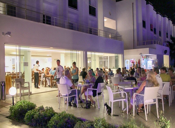 Club Shark Hotel - 9