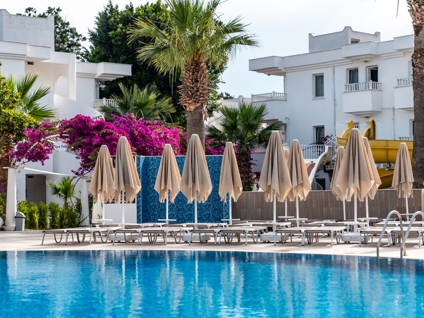 Bendis Beach Hotel - 1