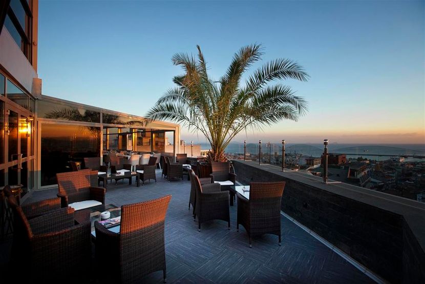 Dark Hill Hotel - 3