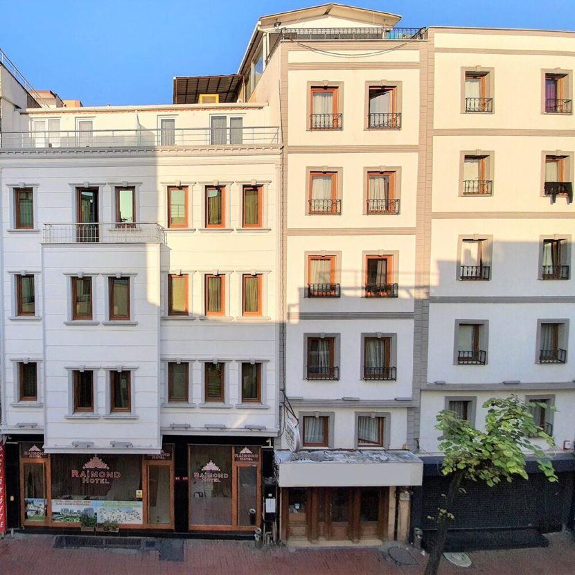 Raimond Hotel - 1