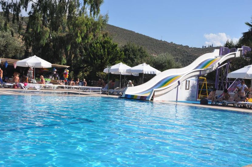 Pigale Beach Resort - 3