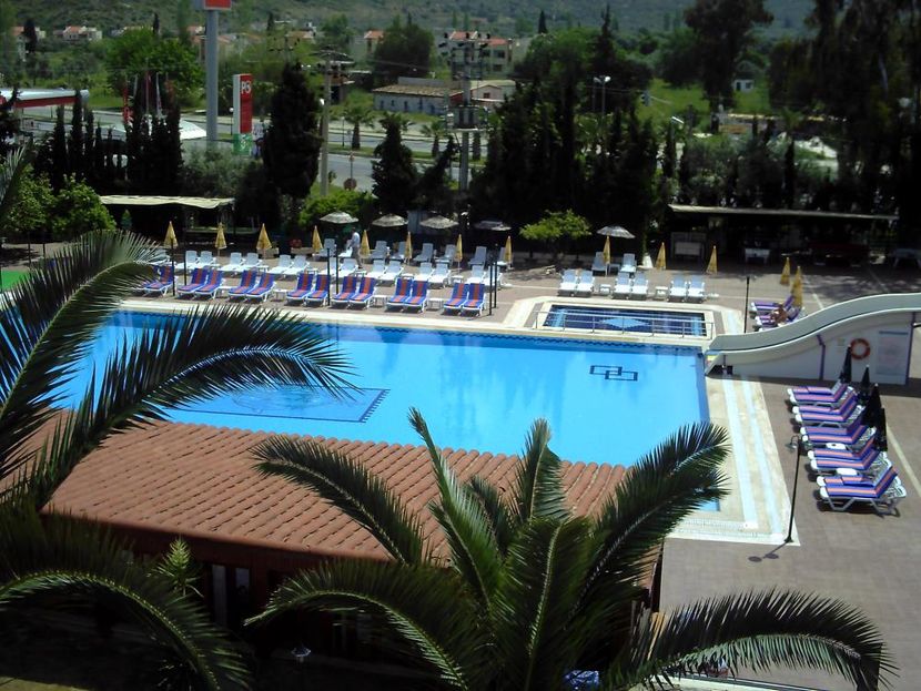 Pigale Beach Resort - 2