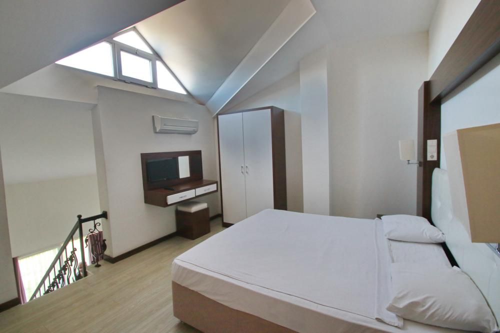 Arora Hotel - 17