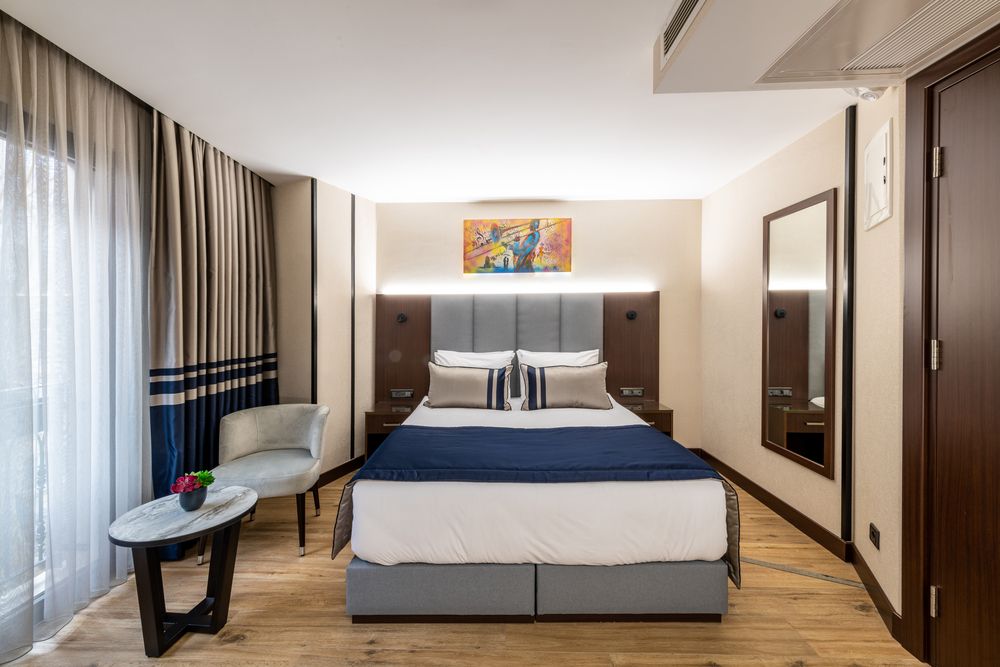 Aprilis Deluxe Hotel - 43