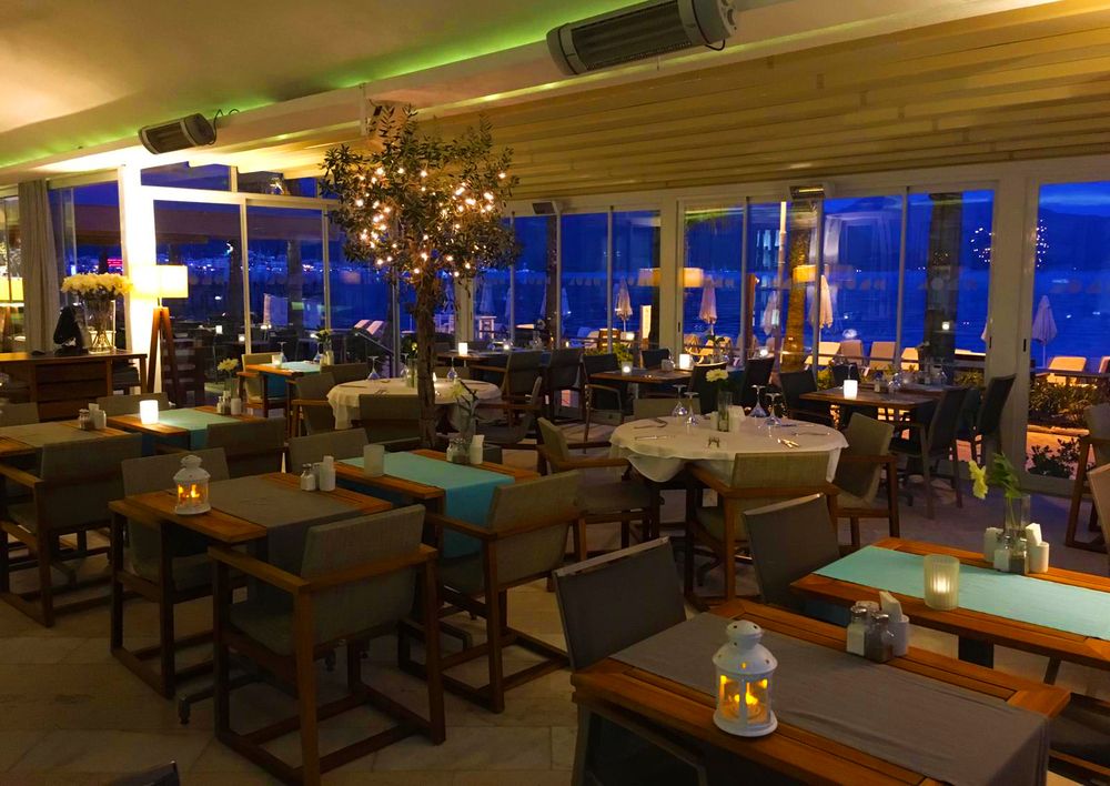 The Beach Front Hotel (only adults 16+) - 13