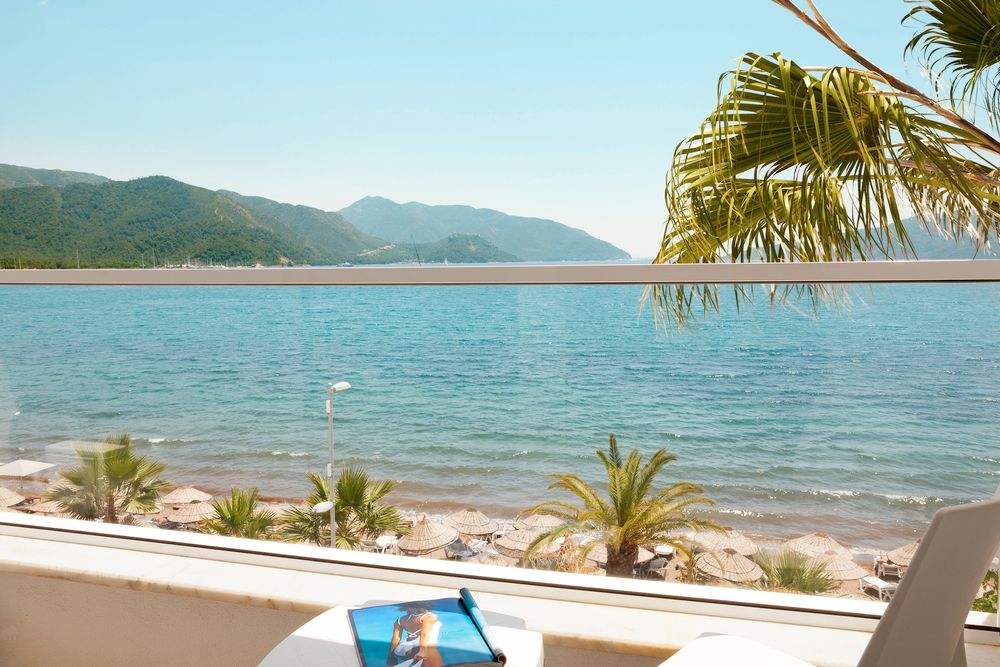 The Beach Front Hotel (only adults 16+) - 12