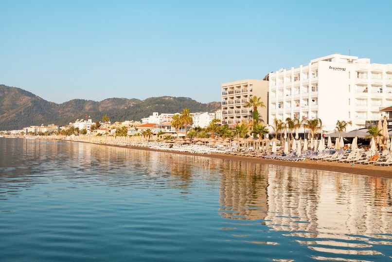 The Beach Front Hotel (only adults 16+) - 2