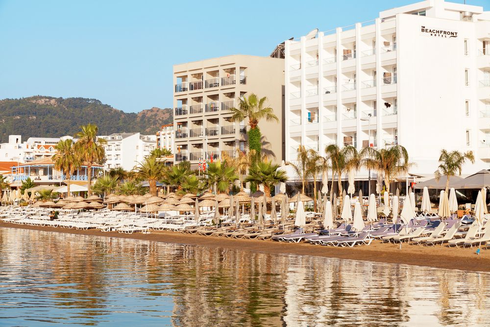 The Beach Front Hotel (only adults 16+) - 1