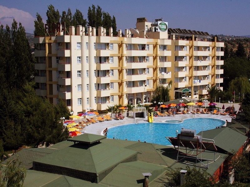 Flora Suites Hotel - 2