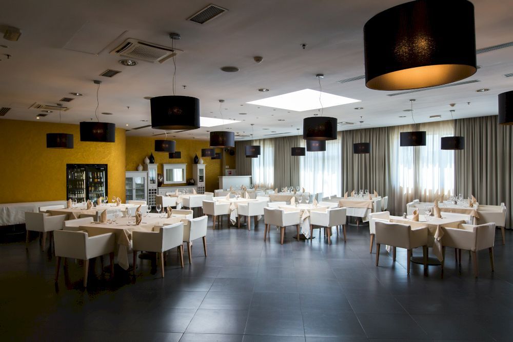 МИРА ОТЕЛЬ, гостиница - 9