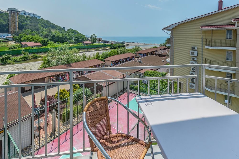 ЧЕРНОМОРЬЕ, пансионат - 111