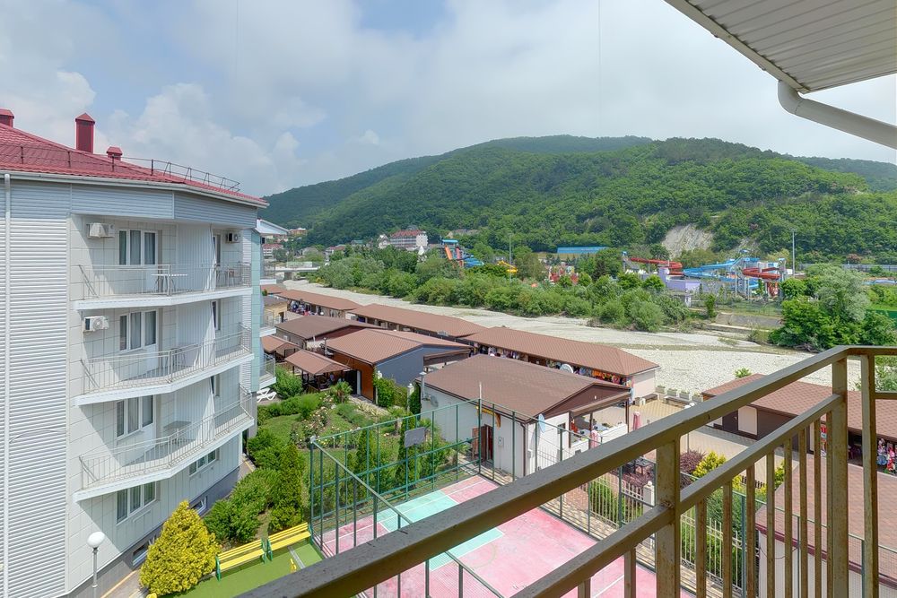 ЧЕРНОМОРЬЕ, пансионат - 110