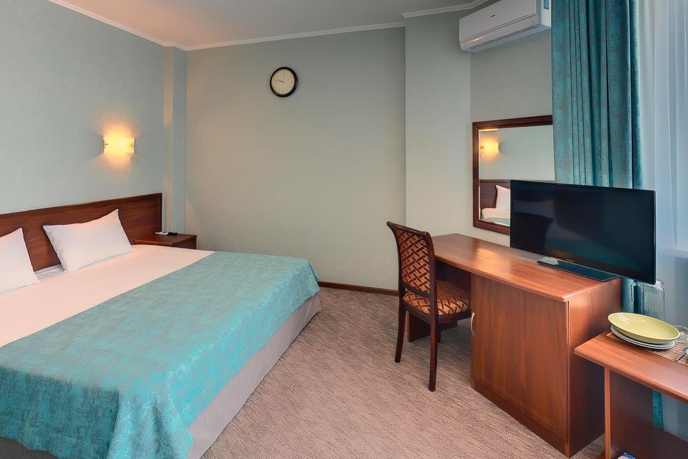 ЧЕРНОМОРЬЕ, пансионат - 96