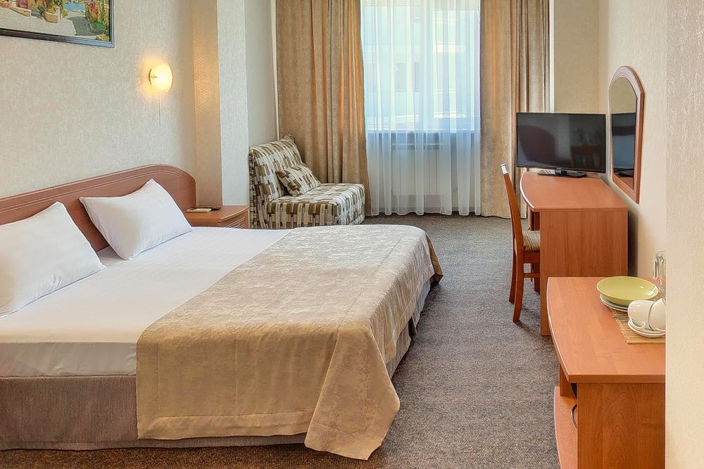 ЧЕРНОМОРЬЕ, пансионат - 66