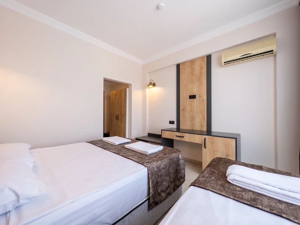 Azalia Garden Side - 21