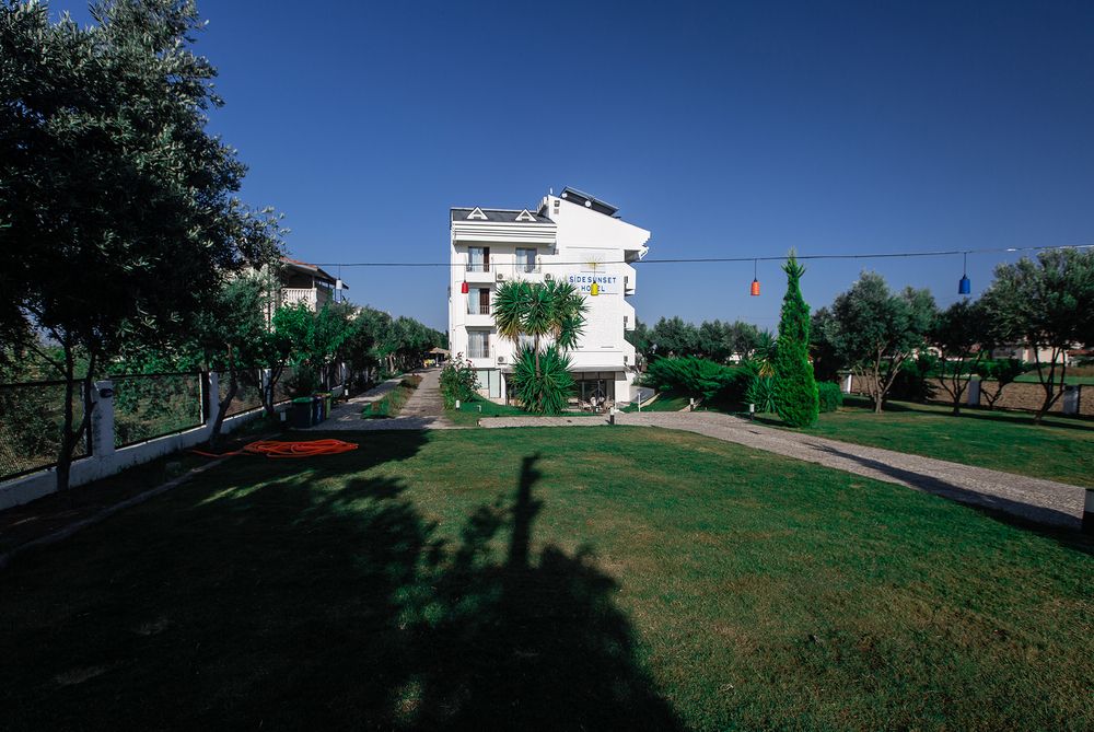 Azalia Garden Side - 4