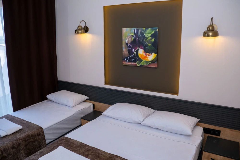 Azalia Garden Side - 19