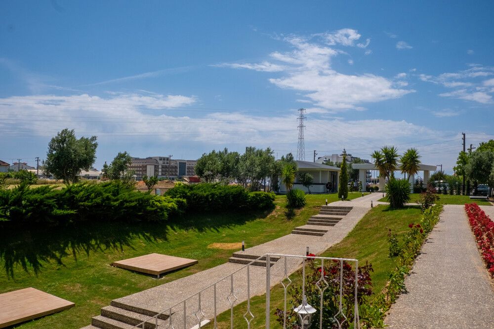 Azalia Garden Side - 6