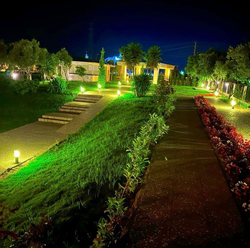 Azalia Garden Side - 5