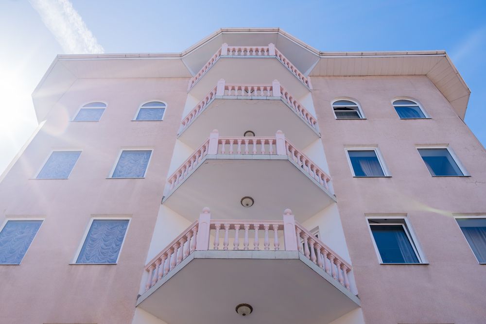 ЭЛЬБРУС (бывш. МИХАИЛ), гостевой дом - 1