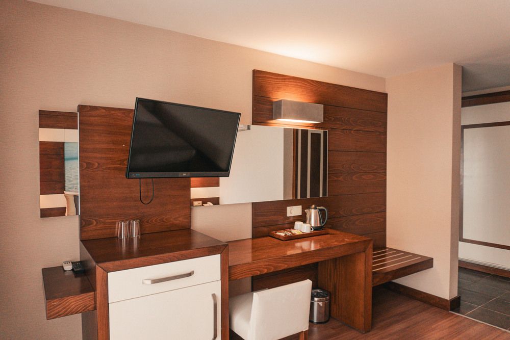 Adella Side Hotel - 57