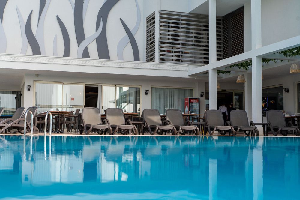 Adella Side Hotel - 12