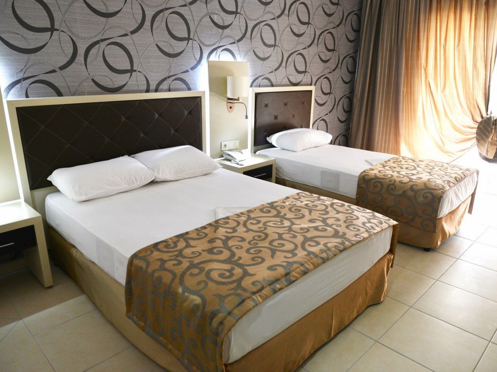 Asrin Beach Hotel - 11