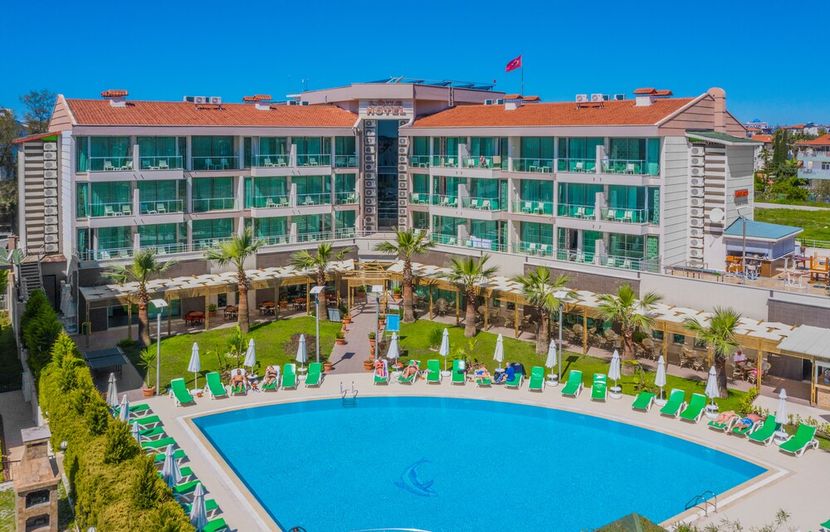 Lowe Hotel - 1