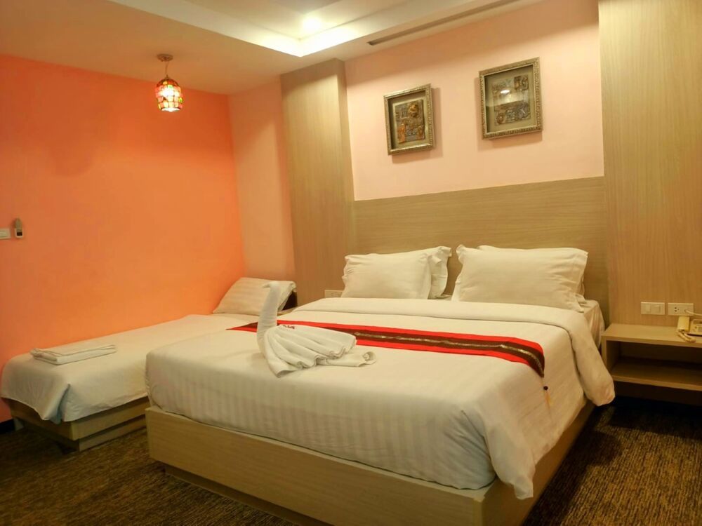 THE ROMEO PALACE  - 17