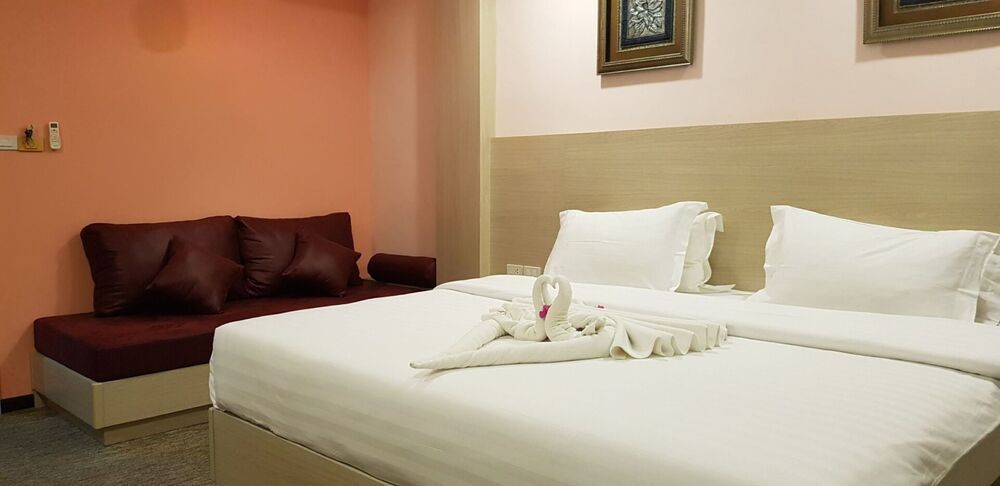 THE ROMEO PALACE  - 13