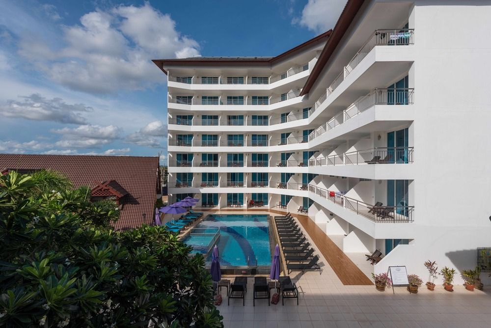 PINNACLE GRAND JOMTIEN RESORT & BEACH CLUB - 3