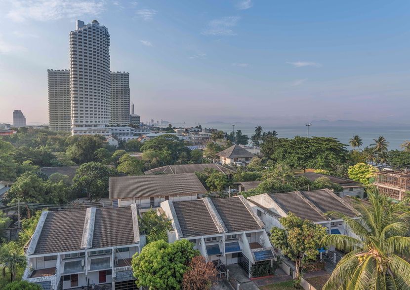 SEA CREST BY JOMTIEN - 2