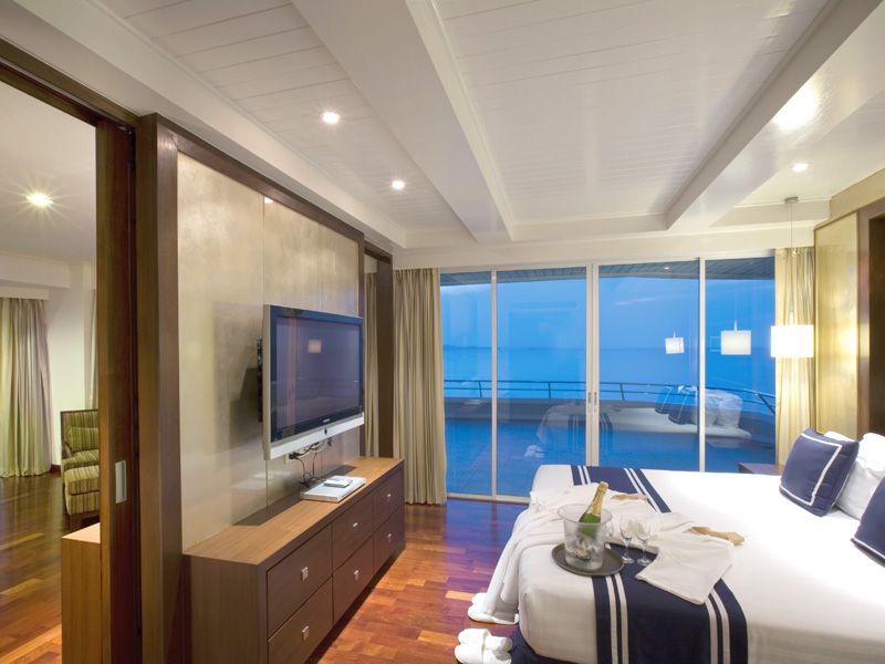 THE CRUISE HOTEL - 3