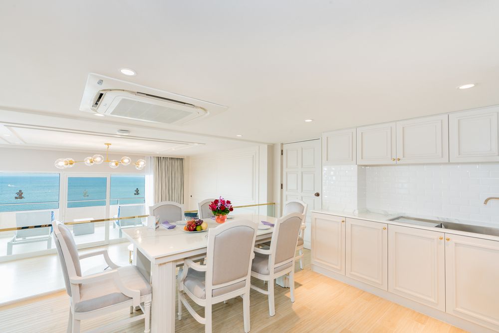 ROYAL CLIFF BEACH HOTEL - 76