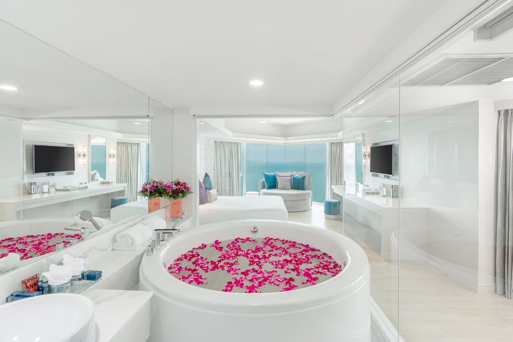 ROYAL CLIFF BEACH HOTEL - 74